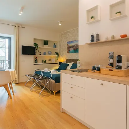 New - 3 Min From Station - Private Balcony - Italico Bari